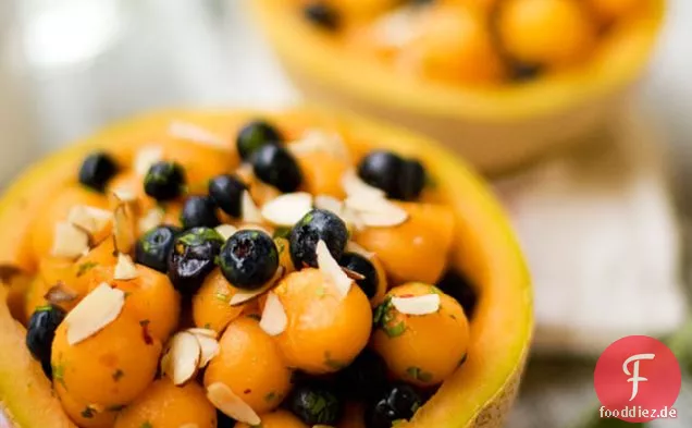 Knuspriger Cantaloupe-Blaubeersalat