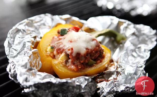 Cheesy Hackfleisch & Zucchini gefüllte Paprika
