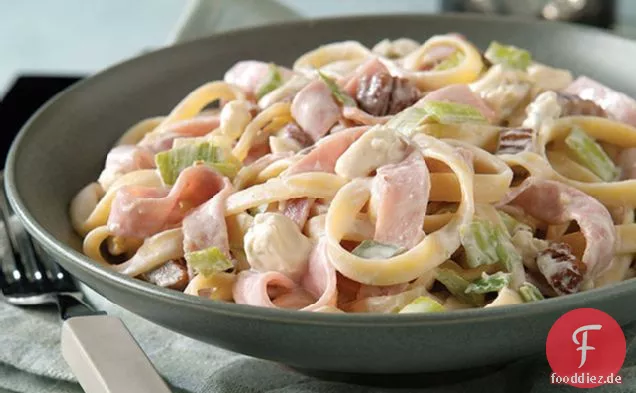 Pasta warf mit Blauschimmelkäsesauce
