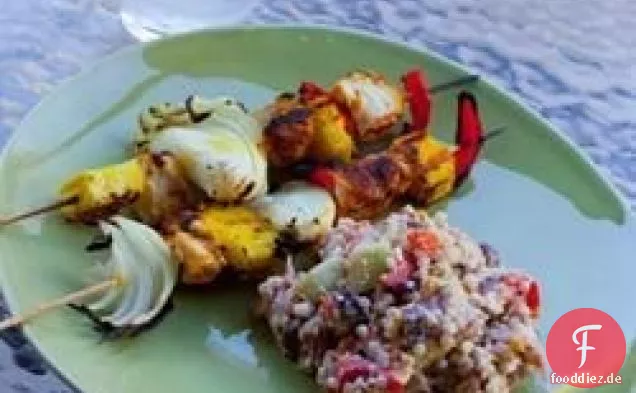 Orzo mit Feta, Gurke und Tomate