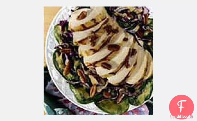 Gerösteter Pekannuss- und gegrillter Hähnchen-Dijon-Salat