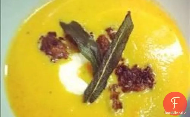 Butternut Squash Suppe Mit Salbei und Wurst