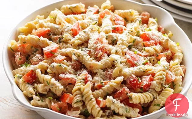 Rotini mit Frischen Tomaten und basilikum