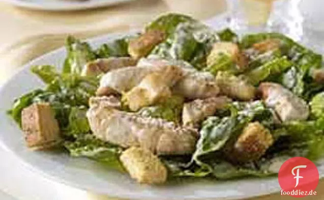 Klassischer Hühnchen-Caesar-Salat