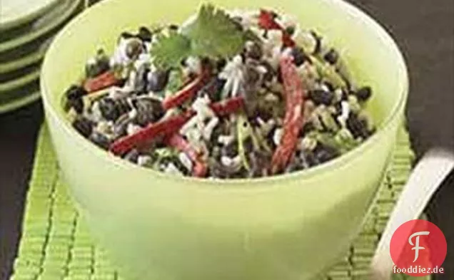 Schwarze Bohnen und Reissalat