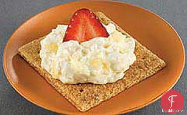 Ananas-Beeren-Topping