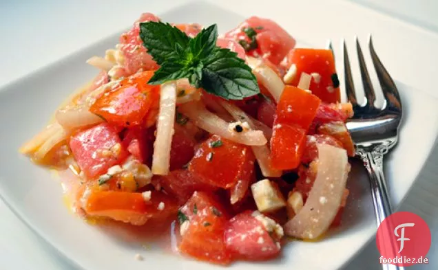 Wassermelone und Tomatensalat