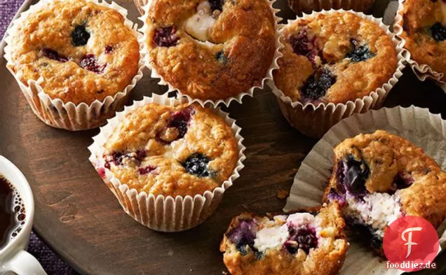 Wilde Beeren-Haferflocken-Käsekuchen-Muffins