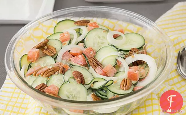 Cremiger Gurkensalat