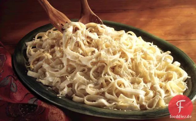 Bandnudeln mit Hausgemachter Alfredo Sauce
