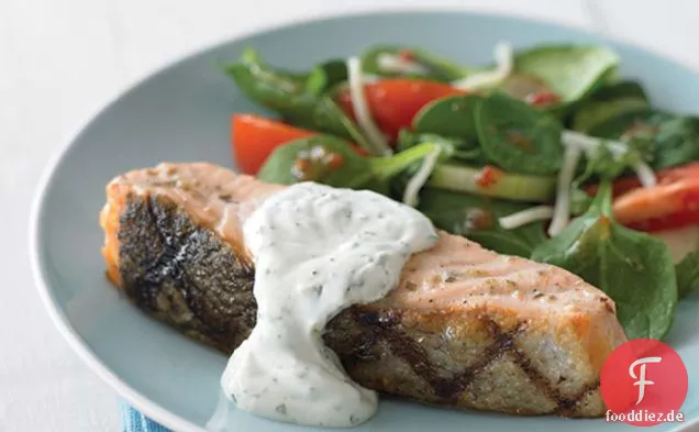 Gegrillter Lachs mit Kräutersauce