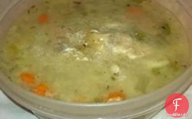 Einfaches Huhn und Knödel mit Gemüse