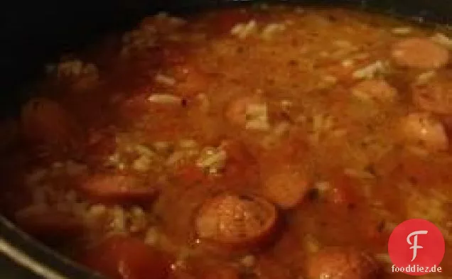 Reis und Hot Dogs Suppe