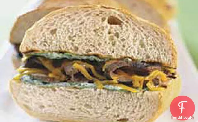 Steak ' N ' Cheese-Sandwich Mit Chimichurri-Mayo