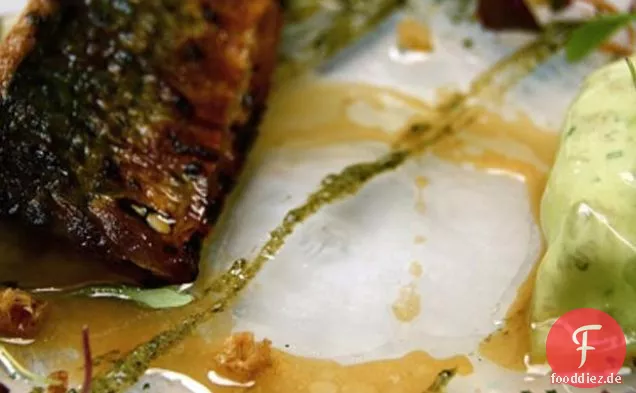 Flamme-gegrillte Makrele Mit Geräuchertem Aal Und Shiso