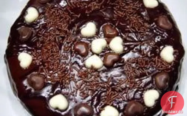 Buttermilch-Schokoladenkuchen mit Fudge-Glasur