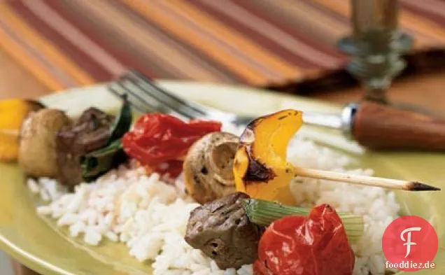 Rindfleisch und Gemüse-Kebabs