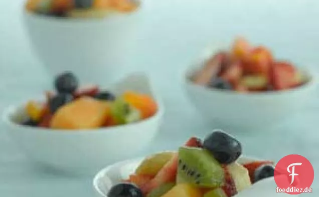 Obstsalat mit Mohndressing