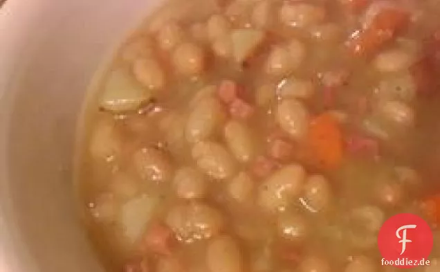 Oma B's Bohnensuppe