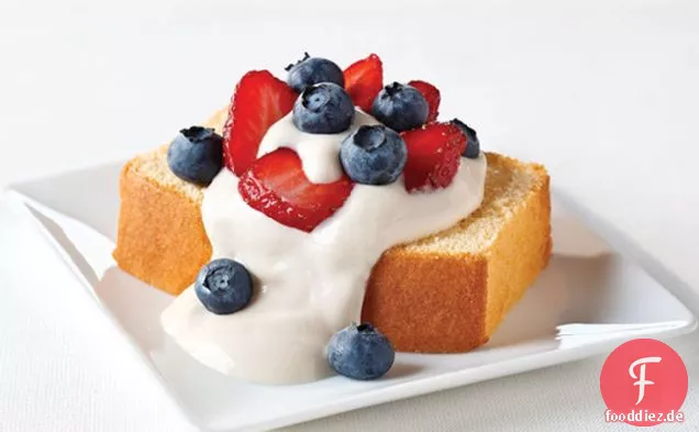 BREAKSTONES cremiges Dessert mit Beeren
