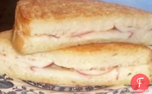 Gegrillter Käse, Zimt und Apfel-Sandwich