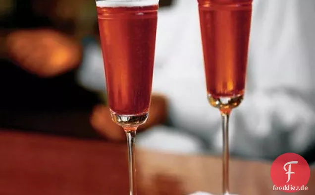 Granatapfel-Champagner-Cocktail