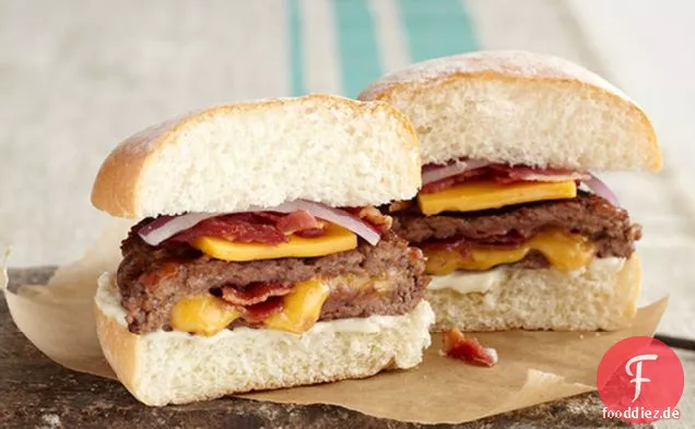 Bacon-Cheddar Gefüllte Burger