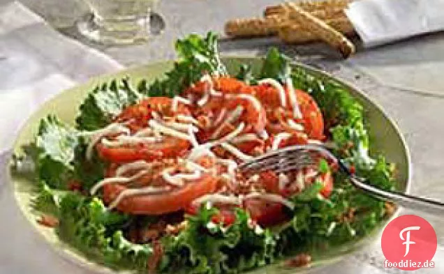 Klassischer Speck, Salat & geschnittener Tomatensalat
