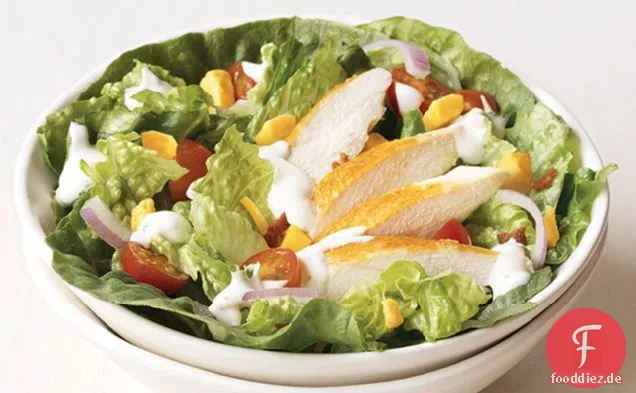 Einfacher Chicken Ranch BLT Salat