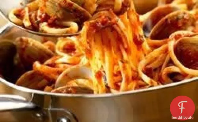 Linguine mit roter Muschelsauce