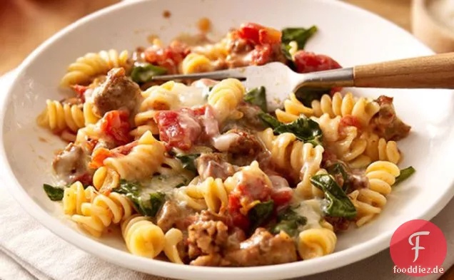 Tomaten-Spinat-Nudeln mit Wurst