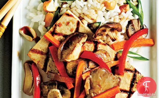 Tofu-Steaks mit Shiitakes und Gemüse