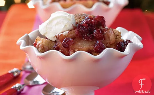 Apfel-Beeren-Schuster mit Vanilleschoten-Hartsauce