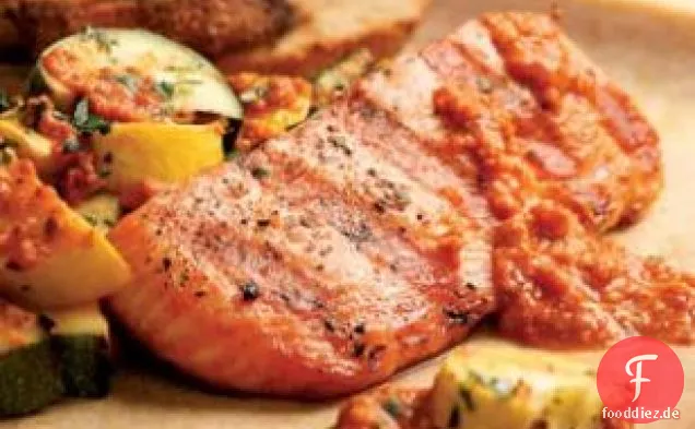 Gegrillter Lachs & Zucchini mit roter Pfeffersauce