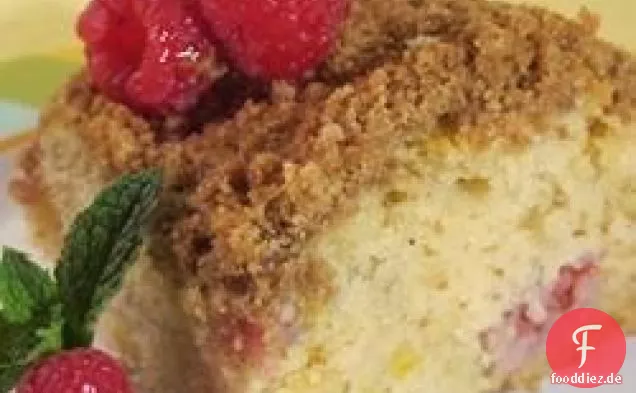 Buttermilch-Mango-Beeren-Krümel-Kuchen