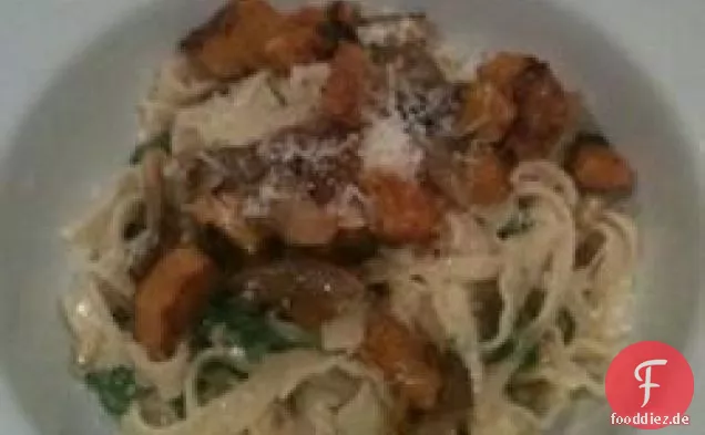 Winternudeln mit brauner Butter, Kürbis und Rucola