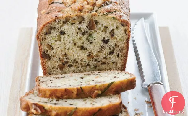 Joghurt-Zucchini-Brot mit Walnüssen