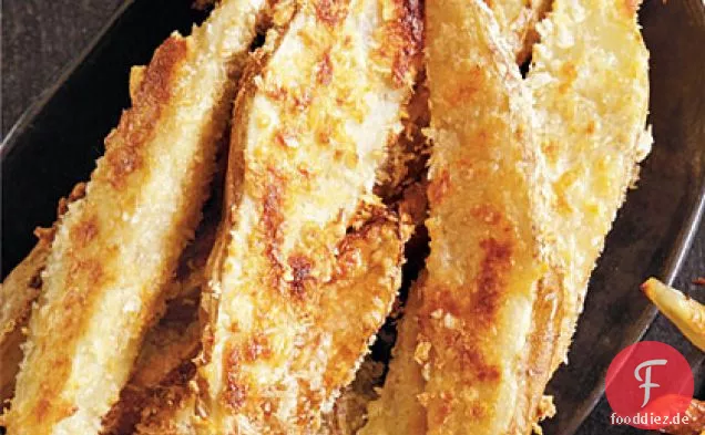 Mit Parmesan überzogene Kartoffelkeile