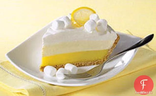 Dreischichtige Zitronen-Baiser-Torte
