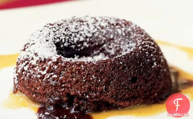 Schokoladen-Lava-Kuchen mit Pistaziencreme