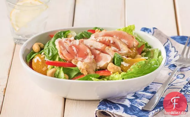 Polynesischer Hühnersalat mit Babyspinat