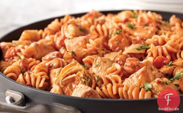 Rotini & Würzige Hähnchen in Tomatensauce