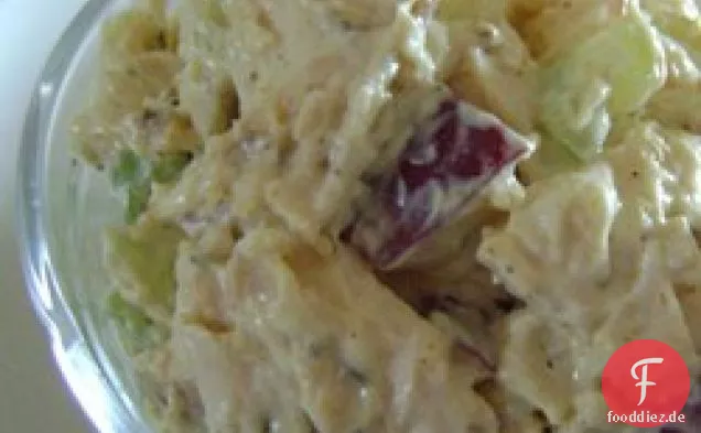 Hühnersalat mit Trauben und Äpfeln