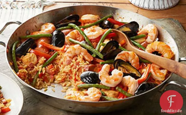 Festliche Pfanne Meeresfrüchte Paella