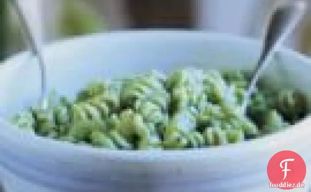 Fusilli Mit Rohen Zucchini, Mascarpone Und Ricotta