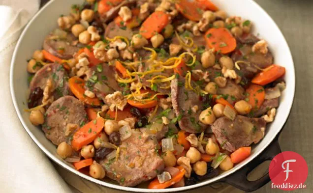 Schweinepfanne mit Kichererbsen, Karotten & Rosinen