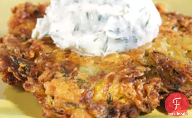 Zucchini-Krapfen Mit Joghurt-dill-Sauce