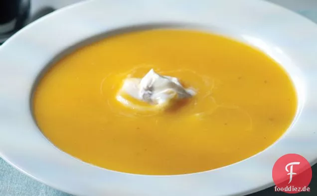 Gewürzte Apfel-Butternut-Kürbis-Suppe