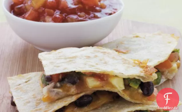 Zucchini, Mais, Schwarze Bohnen, und Jack-Käse Quesadillas