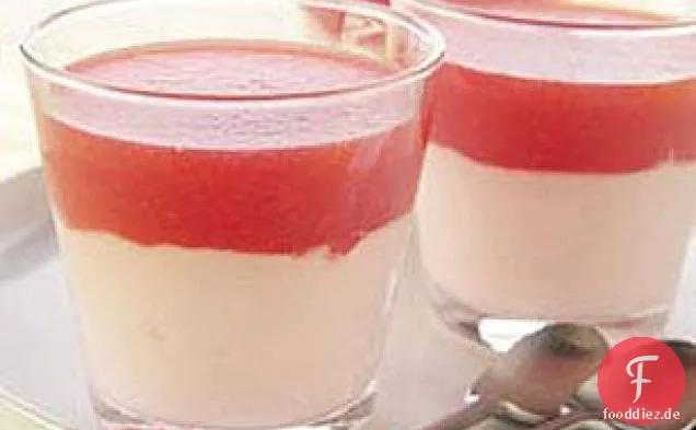 Fettarme gewürzte Apfel-Beeren-Tassen